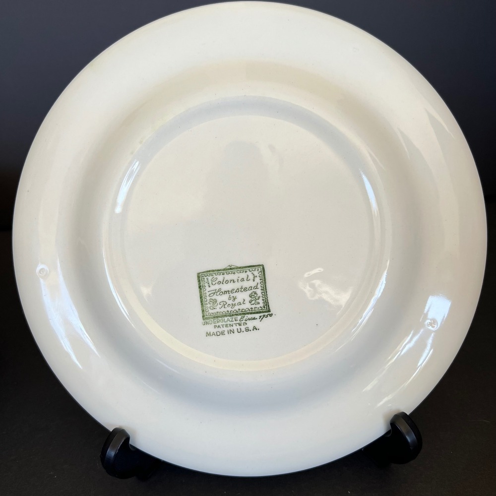 Set of 2 Royal Colonial Homestead Green Dinner Plates 10 Inch Fireplace Scene - Picture 3 of 6